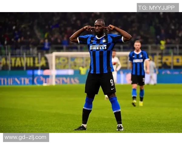 卢卡库的逆袭之路：从天才少年到世界级前锋的奋斗历程与成就